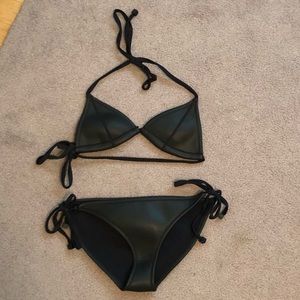 Small Triangl Black String bikini